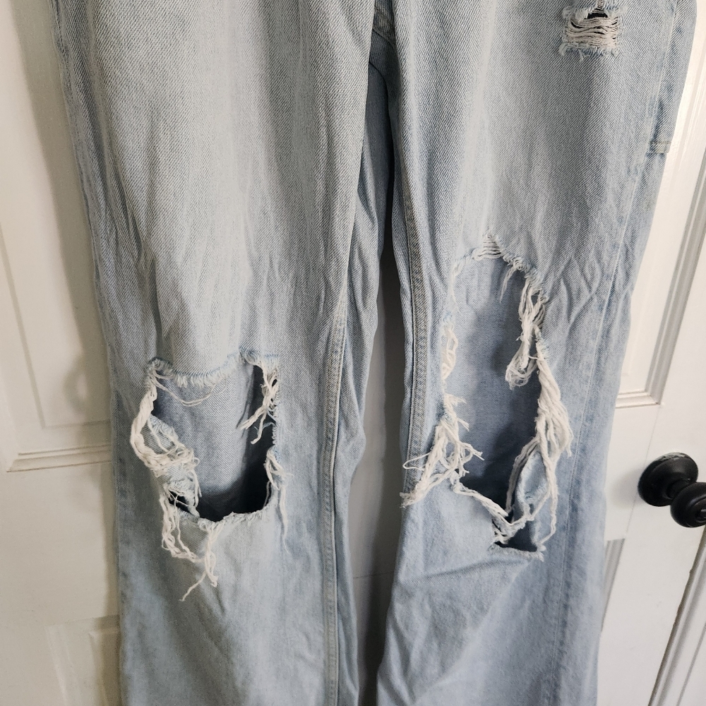 Free People We The Free Tinsley Baggy Ripped Boyfriend Jeans - Light Wash - Picture 6 of 14
